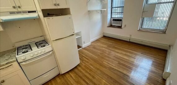 RENOVATED STUDIO, PETS ALLOWED TRENDY LES Clinton &amp; Rivington