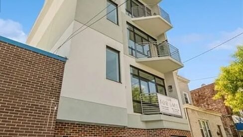 Premier 5-unit Building For Sale in Gravesend