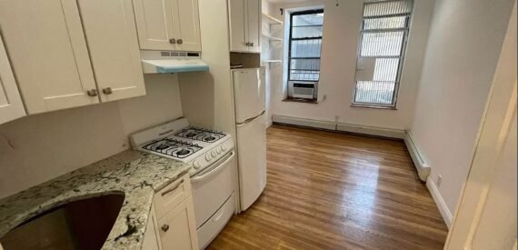 RENOVATED STUDIO, PETS ALLOWED TRENDY LES Clinton &amp; Rivington