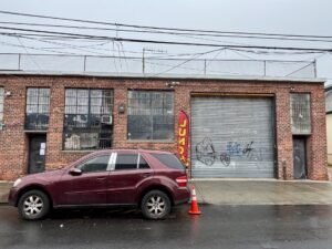 College Point Warehouse For Lease – 5,285 SF