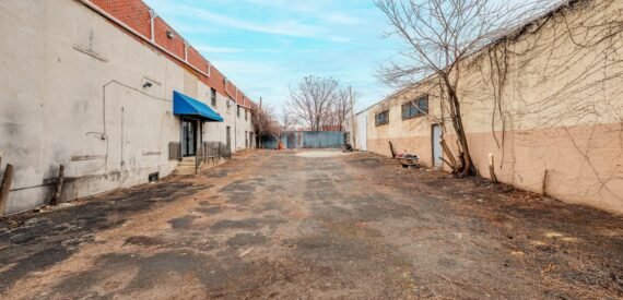 4,500 to 6,500 SF of Vacant Land