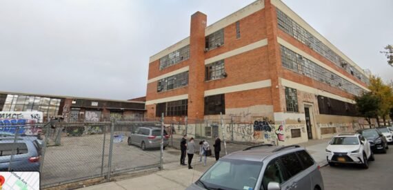 Ridgewood Warehouse – 25,000 SF + 4,000 SF of – 14′ Ceiling Height – 2 Docks, Natural Light