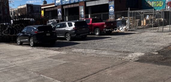 Ridgewood Warehouse – 25,000 SF + 4,000 SF of – 14′ Ceiling Height – 2 Docks, Natural Light