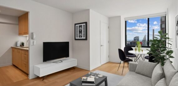 Junior 1 Bed/ Columbus Circle
