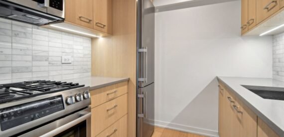 Junior 1 Bed/ Columbus Circle