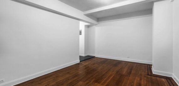 One Bed/ Chelsea/ 24 hr Doorman