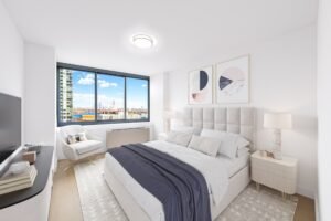 Long Island City/ Massive One bed/ building features a pool