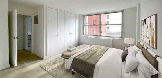 NO FEE! VERY LARGE 1BR (FLEX 2) Kips Bay!