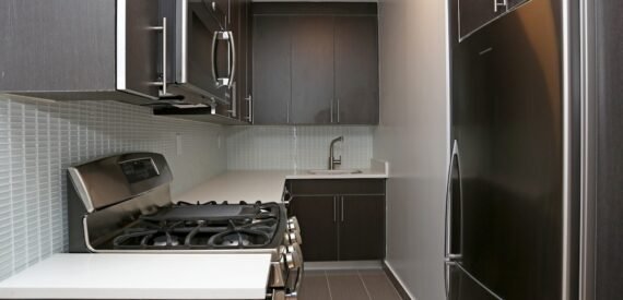 NO FEE! 2BR/2Bath with Southern Exposure! Hells Kitchen