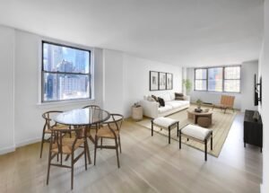 NO FEE! VERY LARGE 1BR (FLEX 2) Kips Bay!