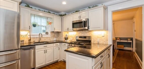 Single Family House in Glen Cove, NY