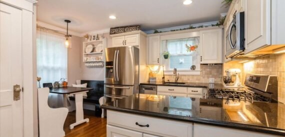 Single Family House in Glen Cove, NY