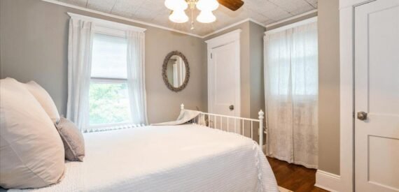Single Family House in Glen Cove, NY