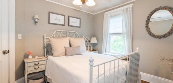 Single Family House in Glen Cove, NY