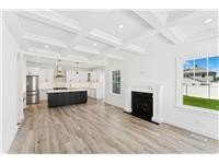 Single Family House in Glen Cove, NY