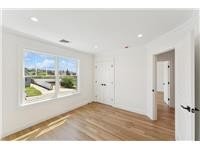 Single Family House in Glen Cove, NY