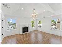 Single Family House in Glen Cove, NY