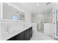 Single Family House in Glen Cove, NY