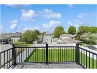 Single Family House in Glen Cove, NY
