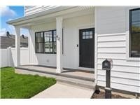 Single Family House in Glen Cove, NY