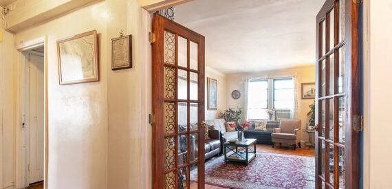 HUGE OPPORTUNITY 3BR /1BA &#8211; CONDO &#8211; FOR SALE