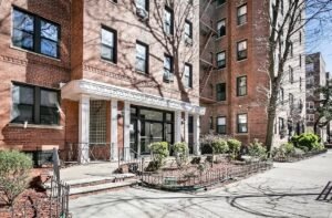 HUGE OPPORTUNITY 3BR /1BA – CONDO – FOR SALE