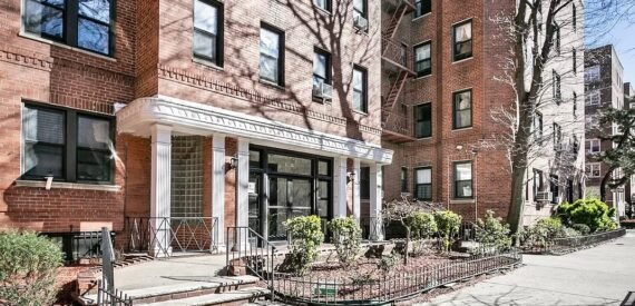 HUGE OPPORTUNITY 3BR /1BA &#8211; CONDO &#8211; FOR SALE