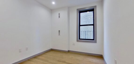 FABULOUS 4BR /2BA – W&amp;D -HEIGHTS