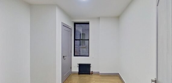 NEW GUT RENO – 6BR/3BA – DUPLEX – W&#038;D