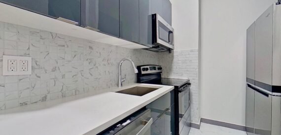 NEW GUT RENO – 6BR/3BA – DUPLEX – W&#038;D