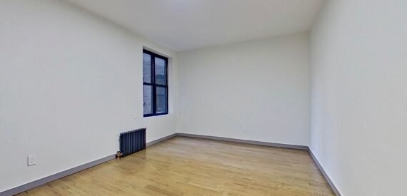 NEW GUT RENO – 6BR/3BA – DUPLEX – W&#038;D