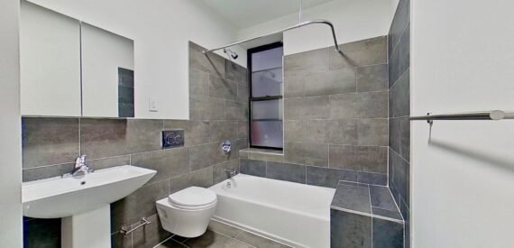 NEW GUT RENO – 6BR/3BA – DUPLEX – W&#038;D