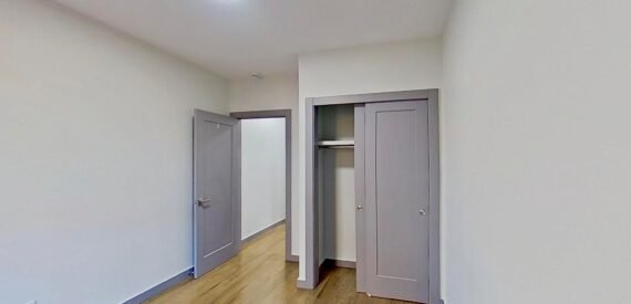 NEW GUT RENO – 6BR/3BA – DUPLEX – W&#038;D