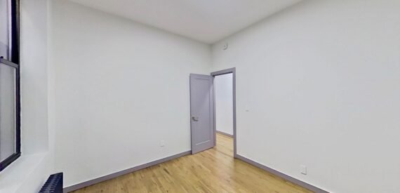 NEW GUT RENO – 6BR/3BA – DUPLEX – W&#038;D