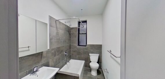 NEW GUT RENO – 6BR/3BA – DUPLEX – W&#038;D