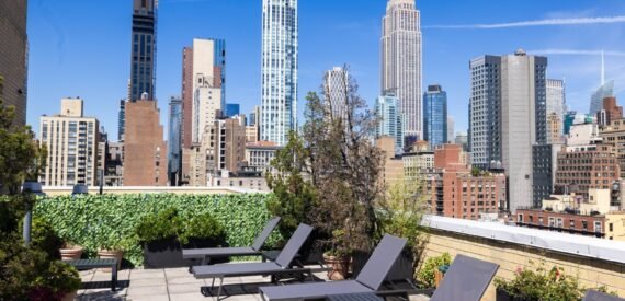 NO FEE! VERY LARGE 1BR (FLEX 2) Kips Bay!