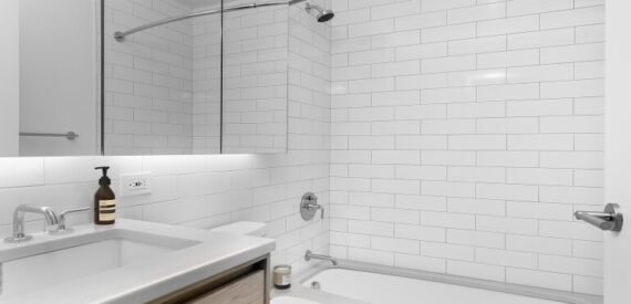 NO FEE! Large 1BR (Flex 2) in a Part-Time Doorman Building!