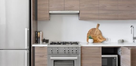 NO FEE! Renovated Studio In a Luxury Highrise!