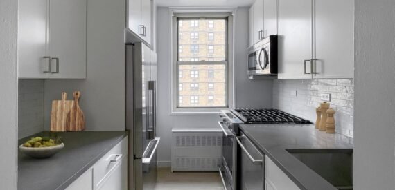 NO FEE! VERY LARGE 1BR (FLEX 2) Kips Bay!