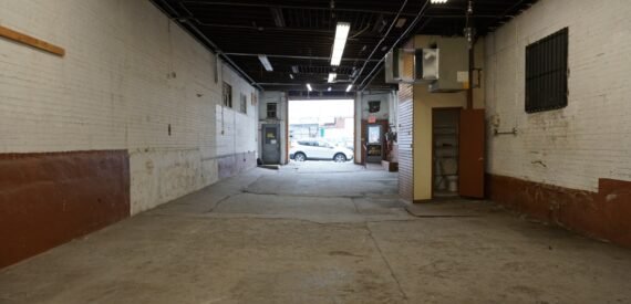 East Williamsburg Warehouse – 2,500 SF