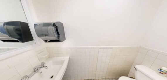 Storefront / retail / office space for rent in prime Greenpoint (Brooklyn)