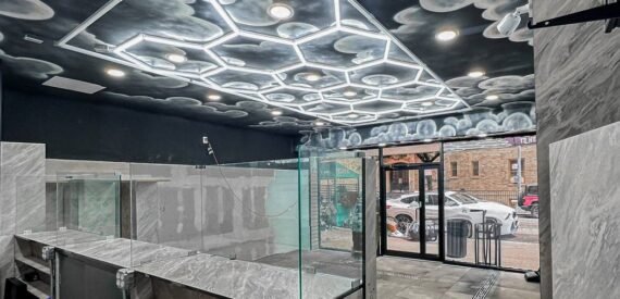 Retail Space off First Avenue in Heart of Upper East Side, No Fee (Upper East Side)