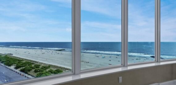 Stunning Oceanfront Penthouse in the Heart of Long Beach