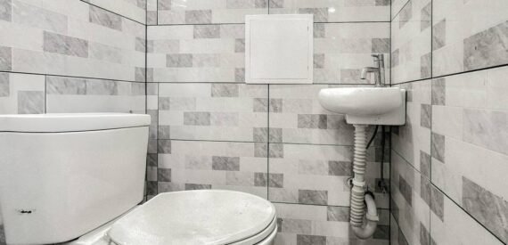 Retail Space off First Avenue in Heart of Upper East Side, No Fee (Upper East Side)