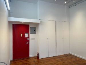 1st FLOOR 12 FOOT CEILING NEARBY LOUNGE OFFICE/STUDIO 1F (Greenpoint Brooklyn)