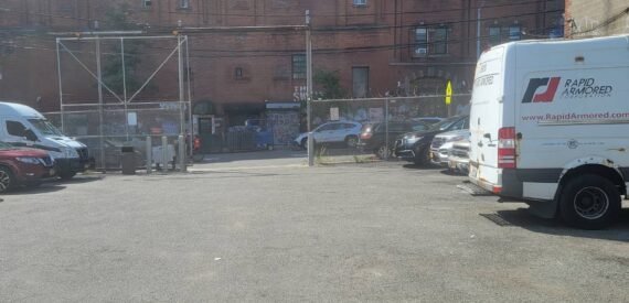 Warehouse*Developement*Investment Property*Parking*Can Deliver Vacant (Scholes St, Williamsburg, Brooklyn)