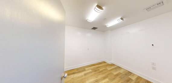 Storefront / retail / office space for rent in prime Greenpoint (Brooklyn)