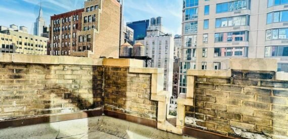 Half Floor Loft Office, Creative Light manufacturing. (Midtown West)