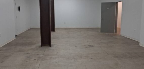 Office*Bright *Front view*Dividable*1-10 yrs*bet 7-8 ave*W38 (Midtown West)