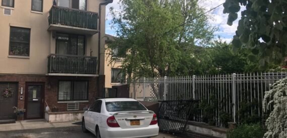 Nice apartment avaialble, 2nd floor (Maspeth)